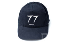 Черные бейсболки с текстом «77 creative»